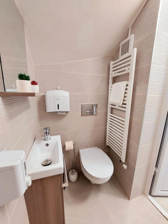 Domino Studio Apartment Sibiu Luaran gambar